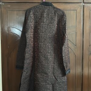 Manyavar Mens Kurta Pyajama Chunni Set