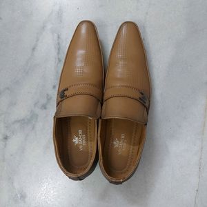 Footwear For Men's