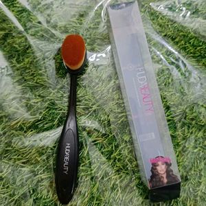 Oval Foundation Brush