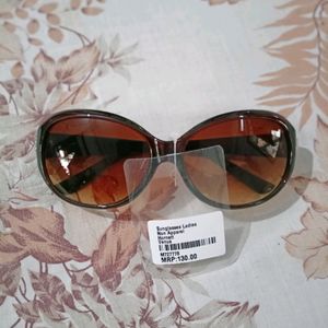 Ledies Sunglass 😎 (New) With Price Tag