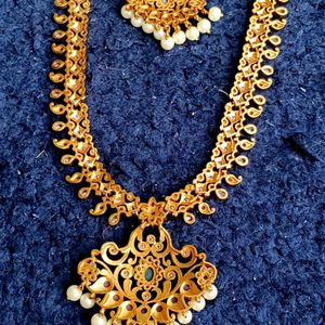 Gowri Neck Set