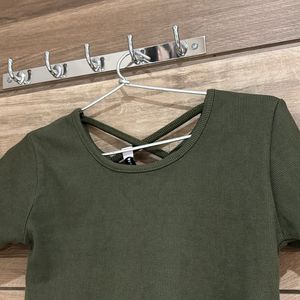 Urban essentials - Get 1 Additional Crop Top