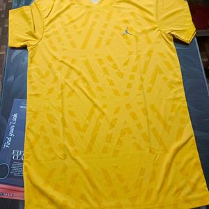 YELLOW SPORTS WEAR TSHIRT