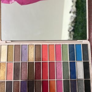 Mars 39 Color Eyeshadow