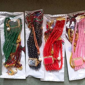 COMBO OFFER OF 4 CHOKER SETS