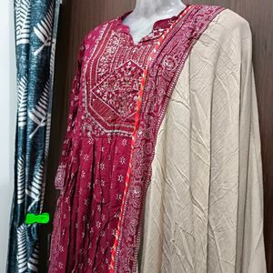 Naira Kurta Set