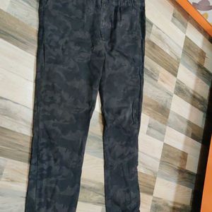 Excellent Quality Jogger Size 38