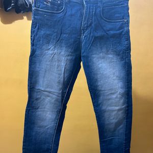 BLUE JEANS WITH GREAT QUALITY