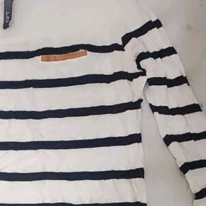 White & Navy Blue Lining Print T-shirt For 30 Bust