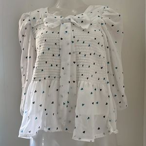 Cute White Top With Printed Hearts