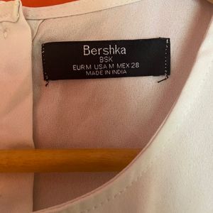 Bershka (U.S) Sleeveless Top M Size