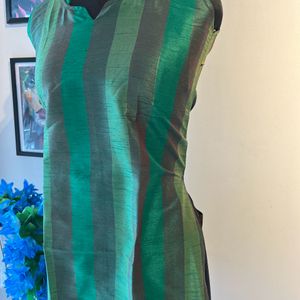 Short Sleeveless Kurti