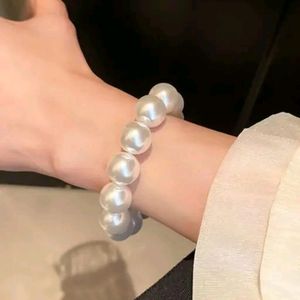 Big Pearl Bracelet