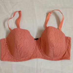 Underwire Padded Bra.