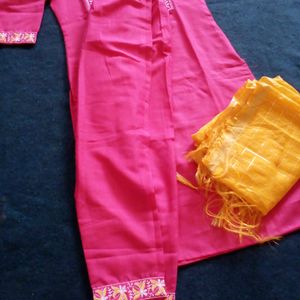 Unused Kurta Set For Women