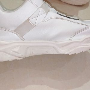 Rapidbox White Sneaker For Men  70% Off