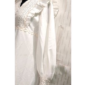 Beautiful Long White 🤍 Gown For women's