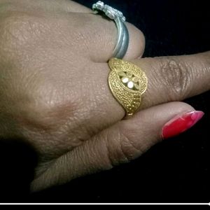 Pure Peetal Ring