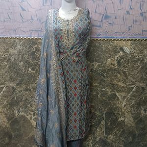 Pakistani Suit