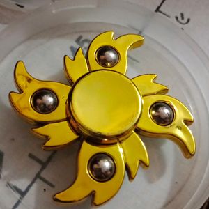 Golden fight spinner