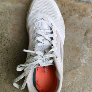 Redtape Women White Sports Shoes