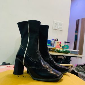 Pinterest  Boots ➰🗝️🩷brand New With Tag