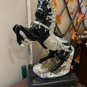 Black Golden Horse Showpiece