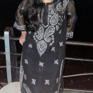 Chikenkari Kurti