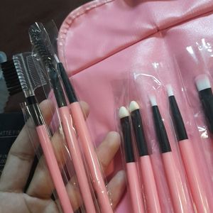 24 Makeup Brush