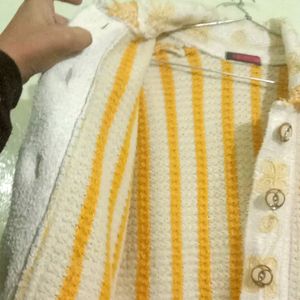 Wool Yellow 💛 And White 🤍 Sweater