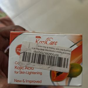 Kozicare Skin Whitening Papaya Soap (3pcs)