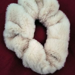 New Woolen Scrunchie Soft With Free Symtten Pouch