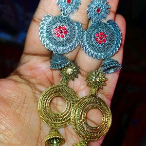 4 BEAUTIFUL EARRINGS & 1 BANGLES