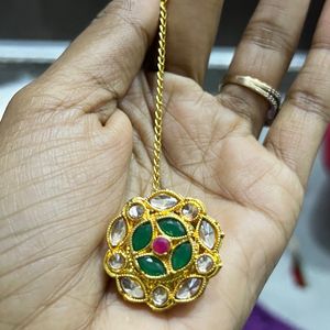 Diamond & Golden Small Maangtikka**