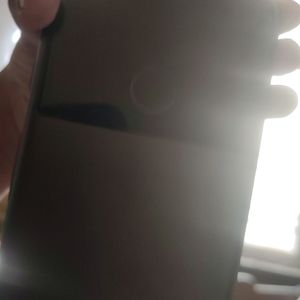 Google Pixel phone (Repairable)