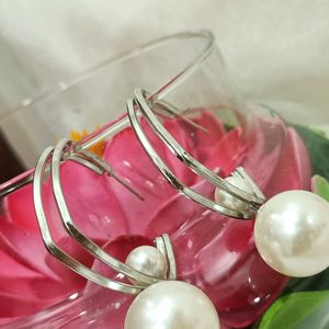 (₹90)Pearl Earrings