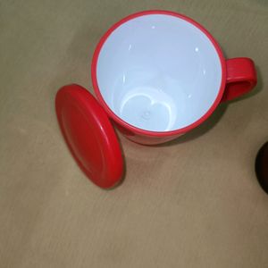 Two Mugs With Lid