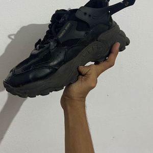 chunky black shoes sneaker