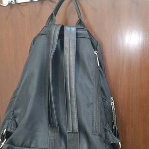 Bagpack With A Lot Of Pockets