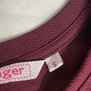 Ginger Unused Top fitted, Maroon Size S