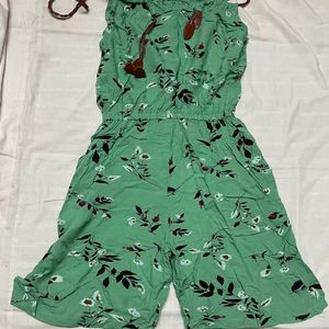 Sale 🔥🔥 Green Playsuit Like New