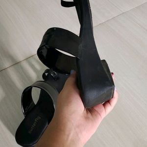 Sandals With 1inch Heel