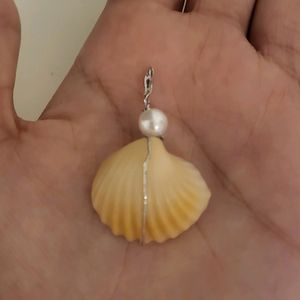 Beautiful Seashell Pendant 🐚🌊