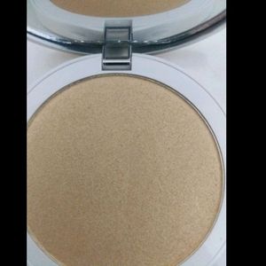 Kay Beauty Illuminating Sunlit Gold Highlighter