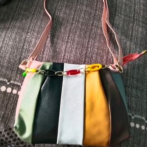 Gorgeous Fancy Women Slingbags