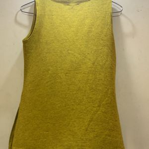 sleeveless tank top