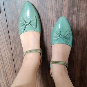 Brand New Green Bow Flats