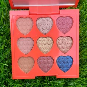 MYGLAMM XOXO EYESHADOW PALETTE