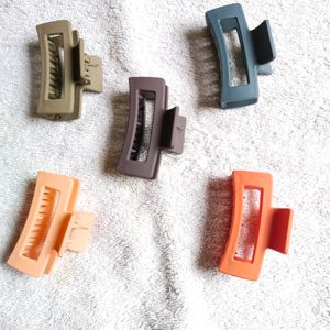 5 Hair Claw Clips