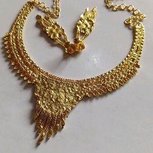 Gold Plated Necklace With Earrings